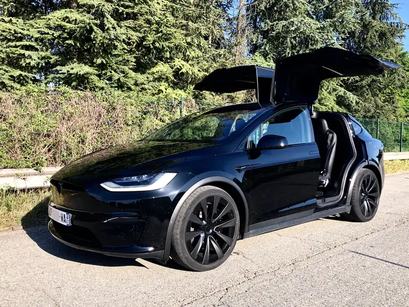 TESLA Model X