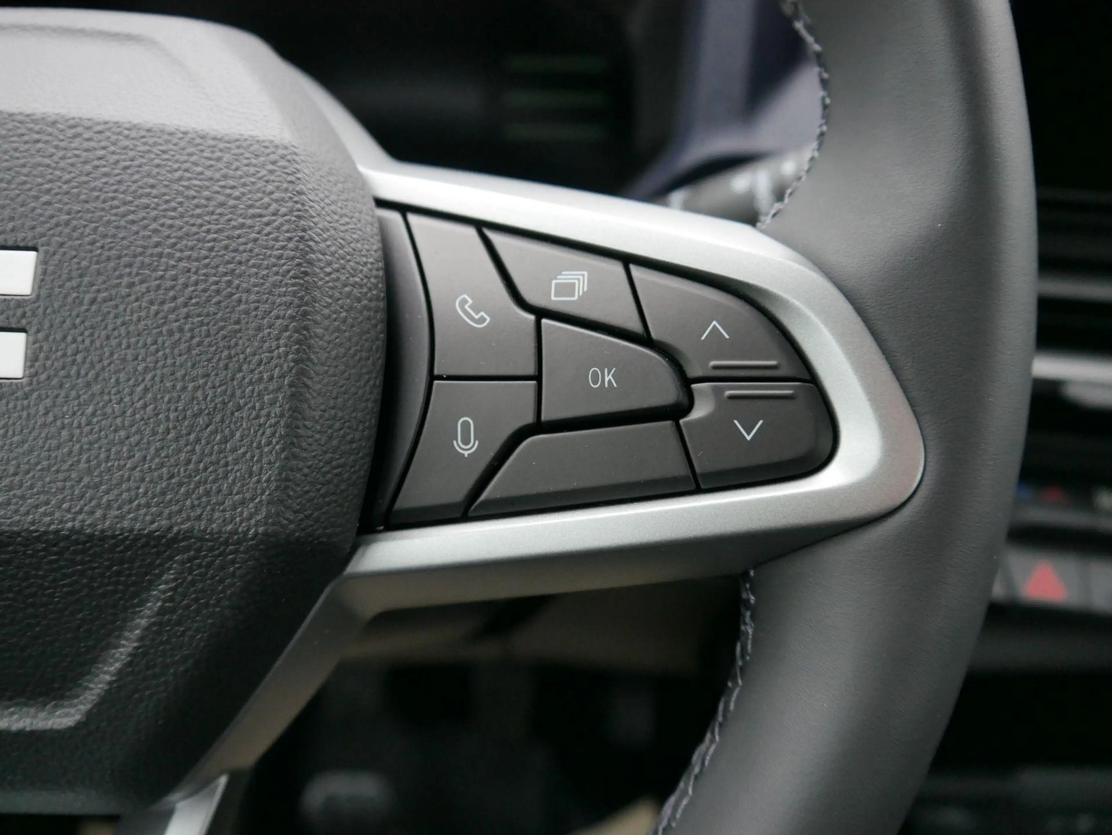 Dacia Duster Expression 3 TCe 4x2*NAVI-ÜBER-SMARTLINK*AHK*PD... — photo 15