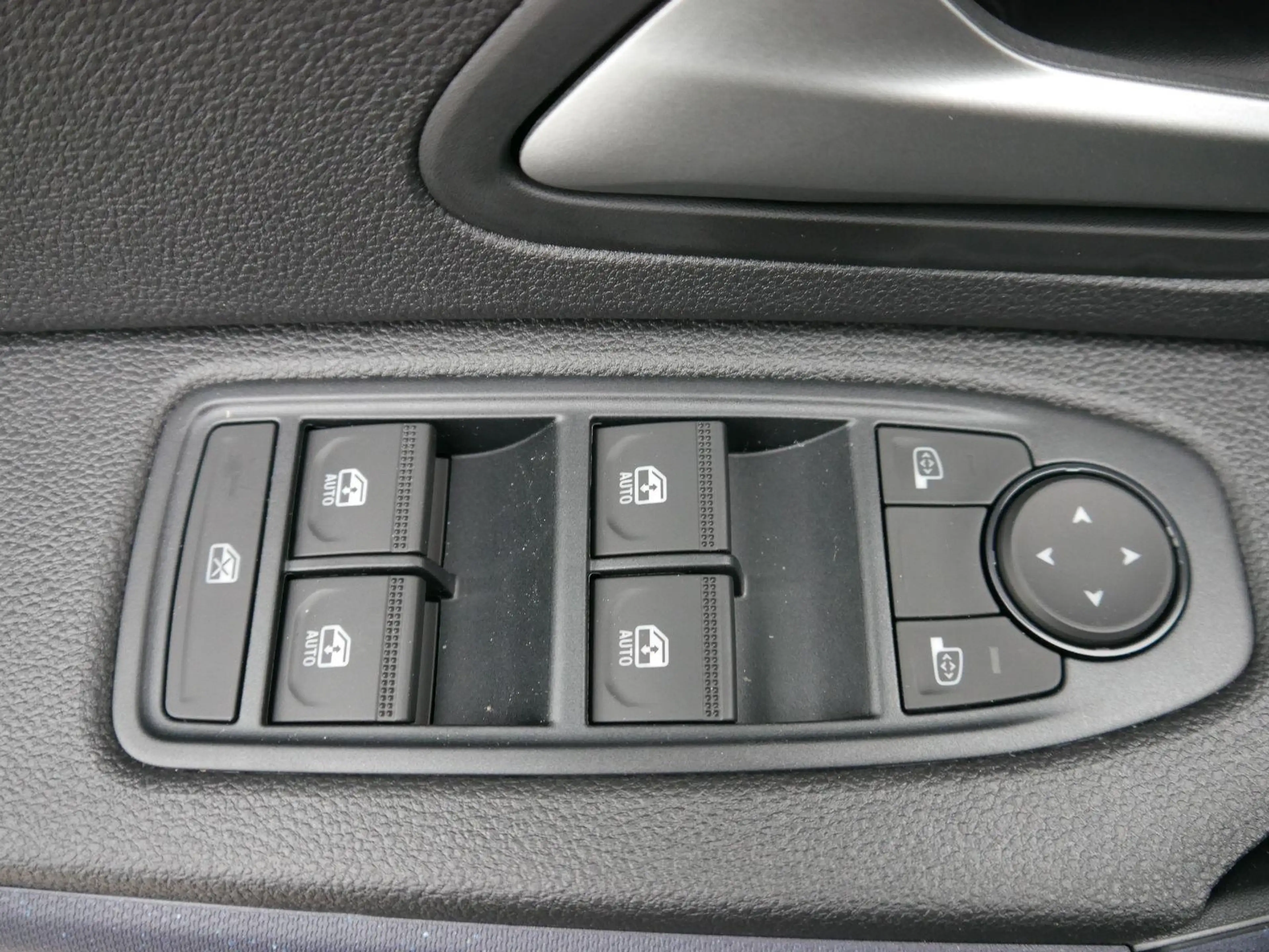 Dacia Duster Expression 3 TCe 4x2*NAVI-ÜBER-SMARTLINK*AHK*PD... — photo 11