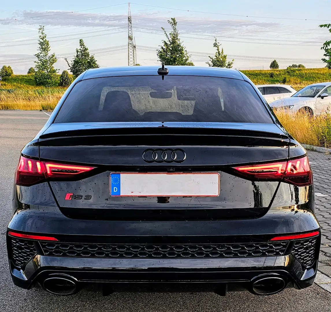 Audi RS3 8Y Limo Voll Keramik Matrix 290kmh HUD Garantie Schwarz - 2