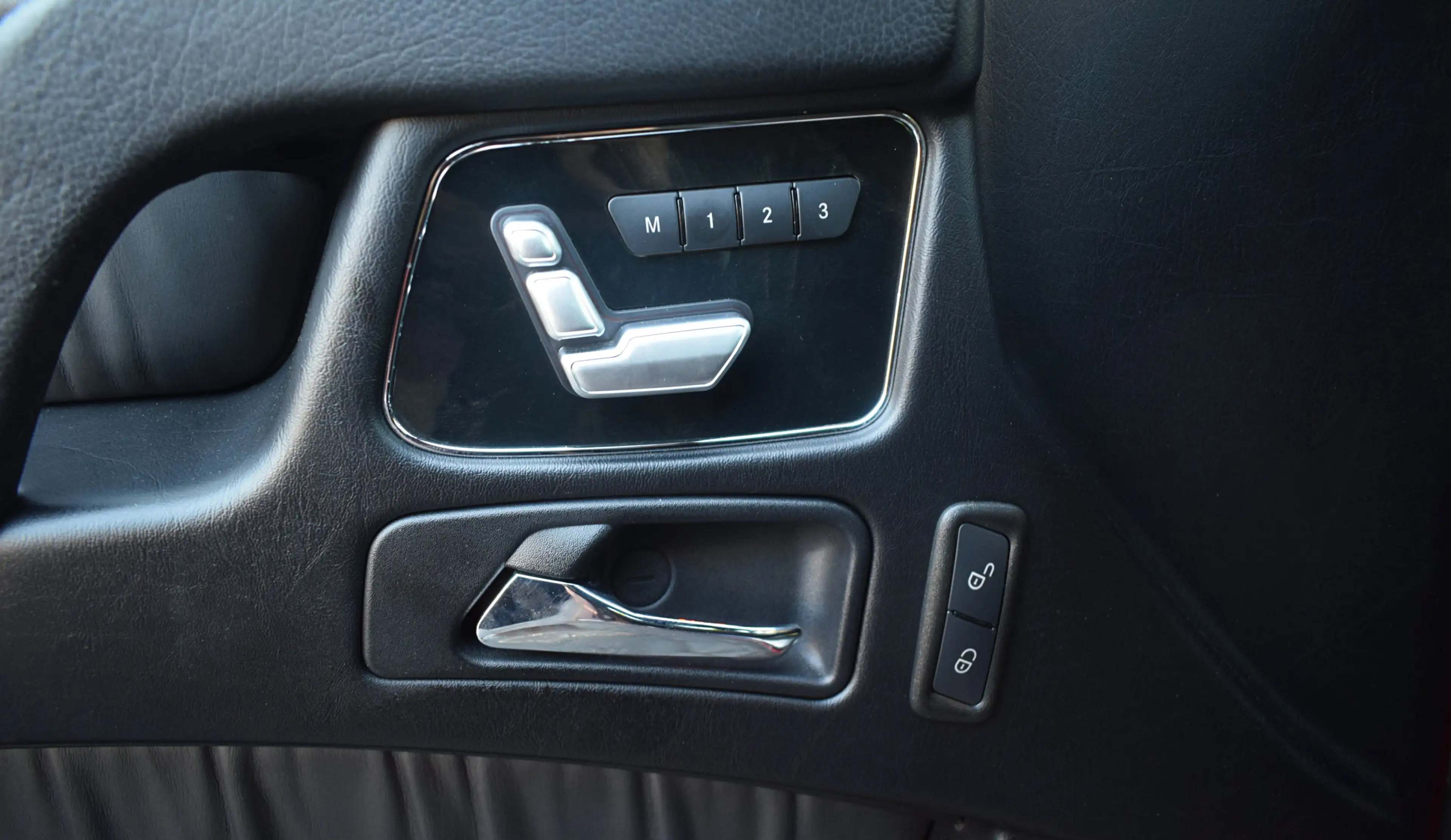 Mercedes-Benz G 500 DESIGNO-DYNAMICA BIXENON SPORT-ABGASANLAGE — photo 10