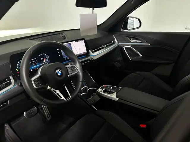 BMW X1 view 9