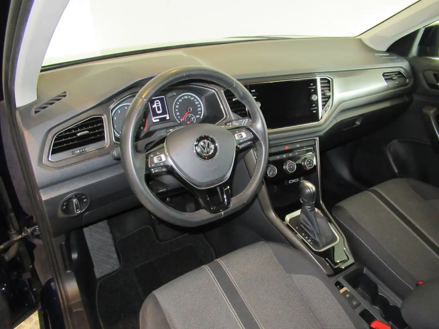 Volkswagen T-Roc 1.5 TSI Style Automaat, Navigatie, Cruise control Blau - 2