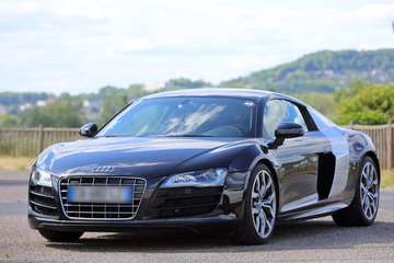 V10 5.2 FSI 525 Quattro R-Tronic