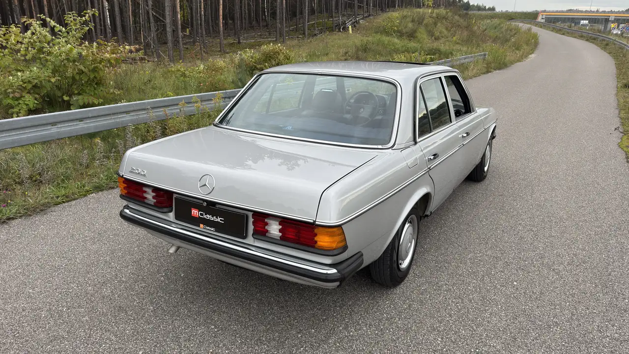 Mercedes-Benz 200 W123 1981 M102 Low Mileage, excellent condition, foto 5