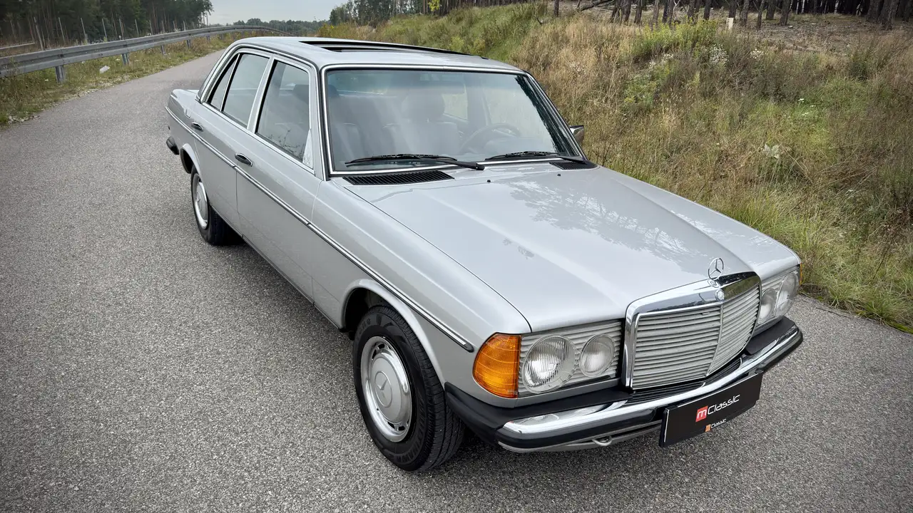 Mercedes-Benz 200 W123 1981 M102 Low Mileage, excellent condition, foto 3
