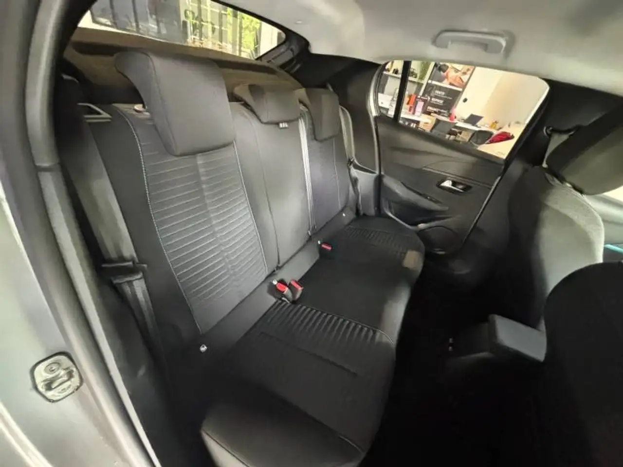 Peugeot 208 208 Elektro — photo 9