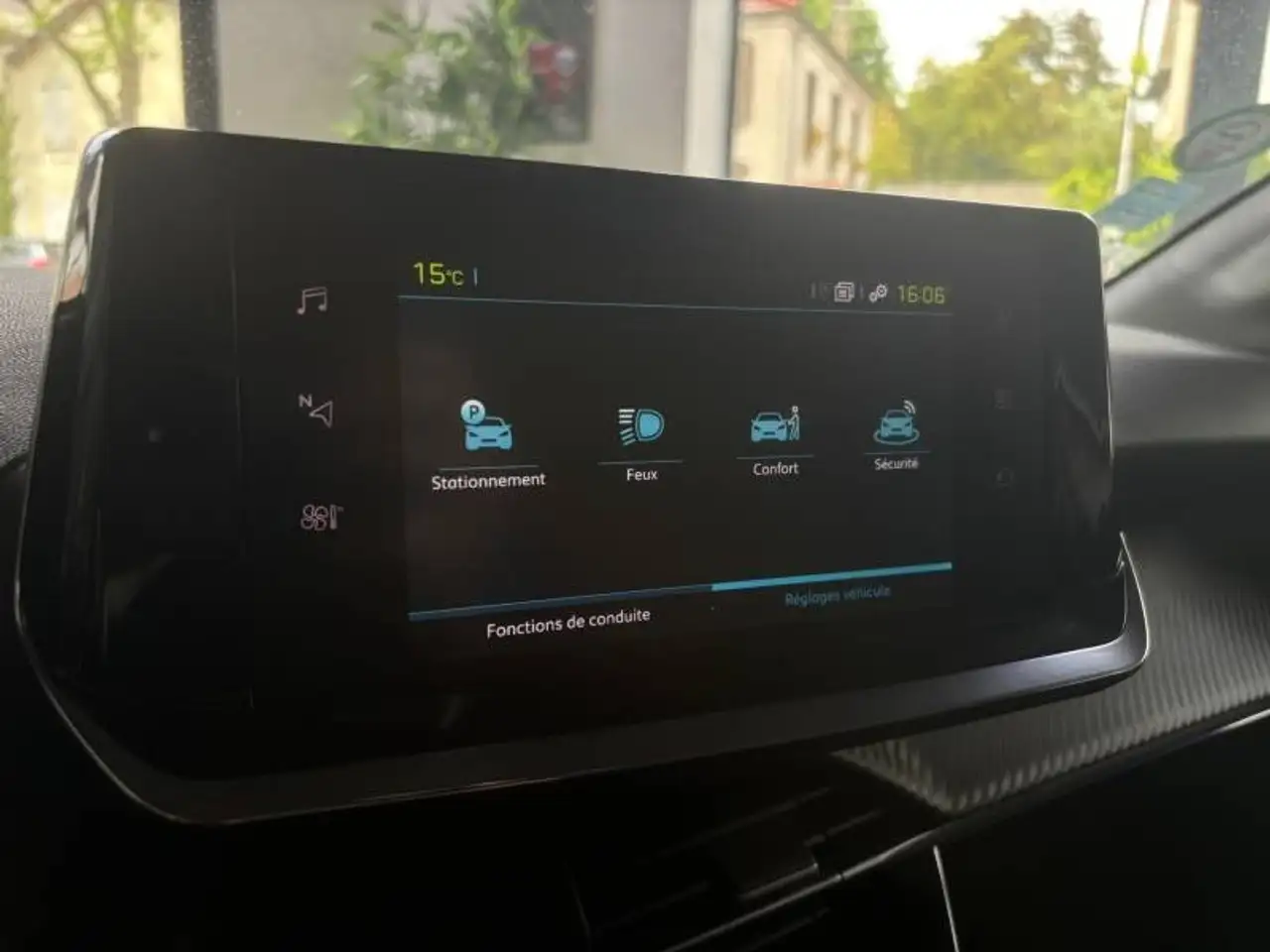 Peugeot 208 208 Elektro — photo 27