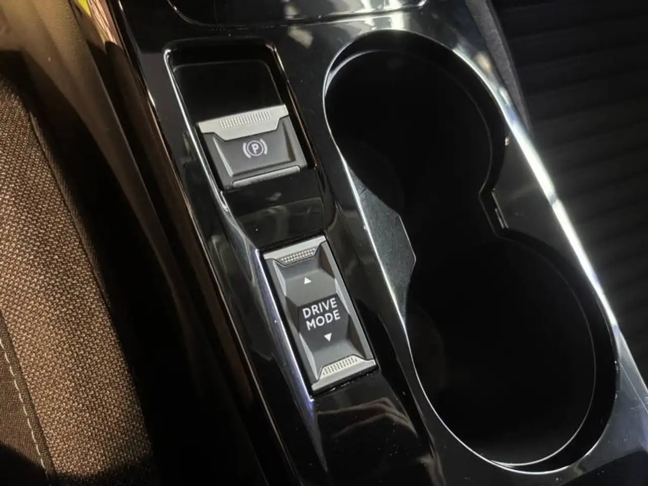 Peugeot 208 208 Elektro — photo 21