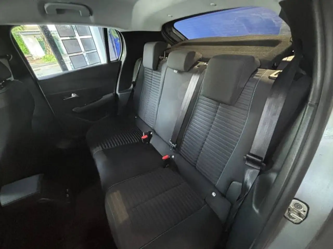 Peugeot 208 208 Elektro — photo 10