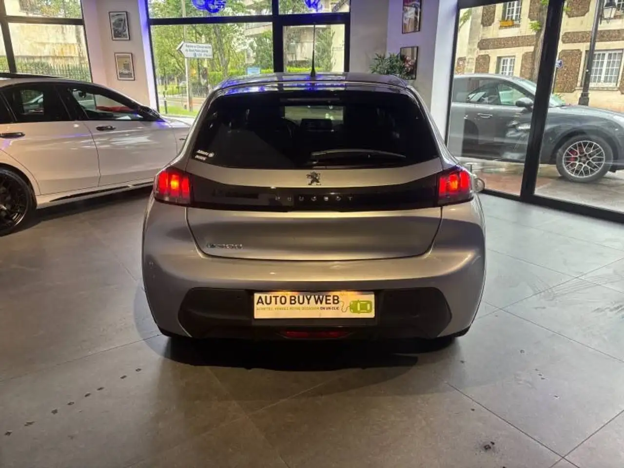 Peugeot 208 208 Elektro — photo 33
