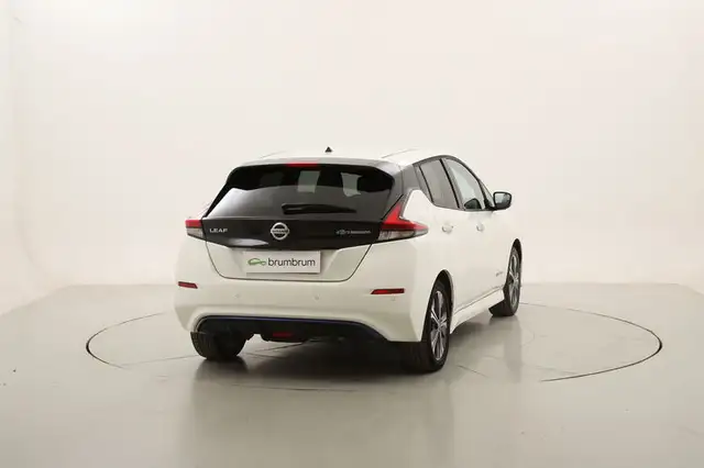 Nissan Leaf view 5