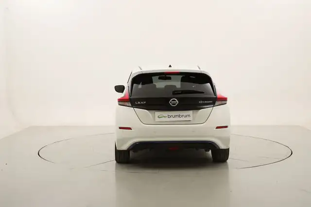 Nissan Leaf view 4