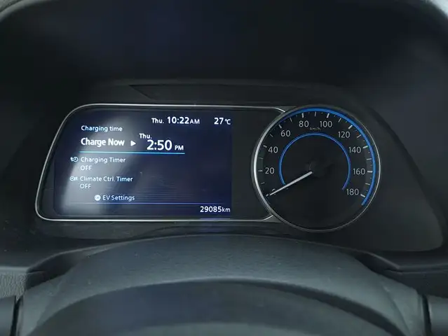 Nissan Leaf view 12