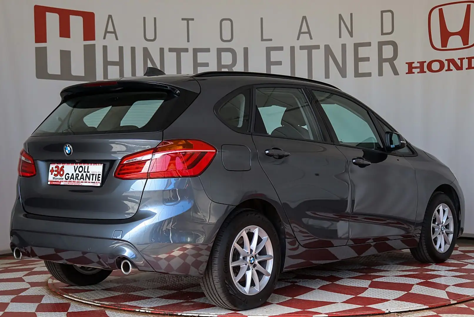 BMW 218 d Active Tourer LED NAVI KAMERA AHV Grau - 2