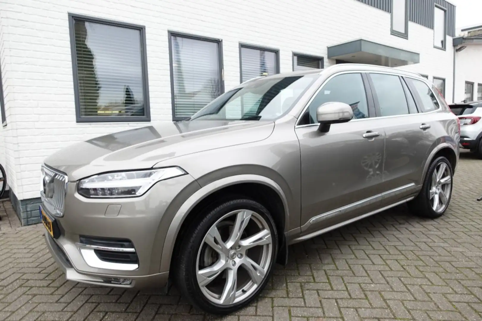 Volvo XC90 2.0 T5 AWD Inscription Intro Edition 7 pers Trekha Grijs - 1