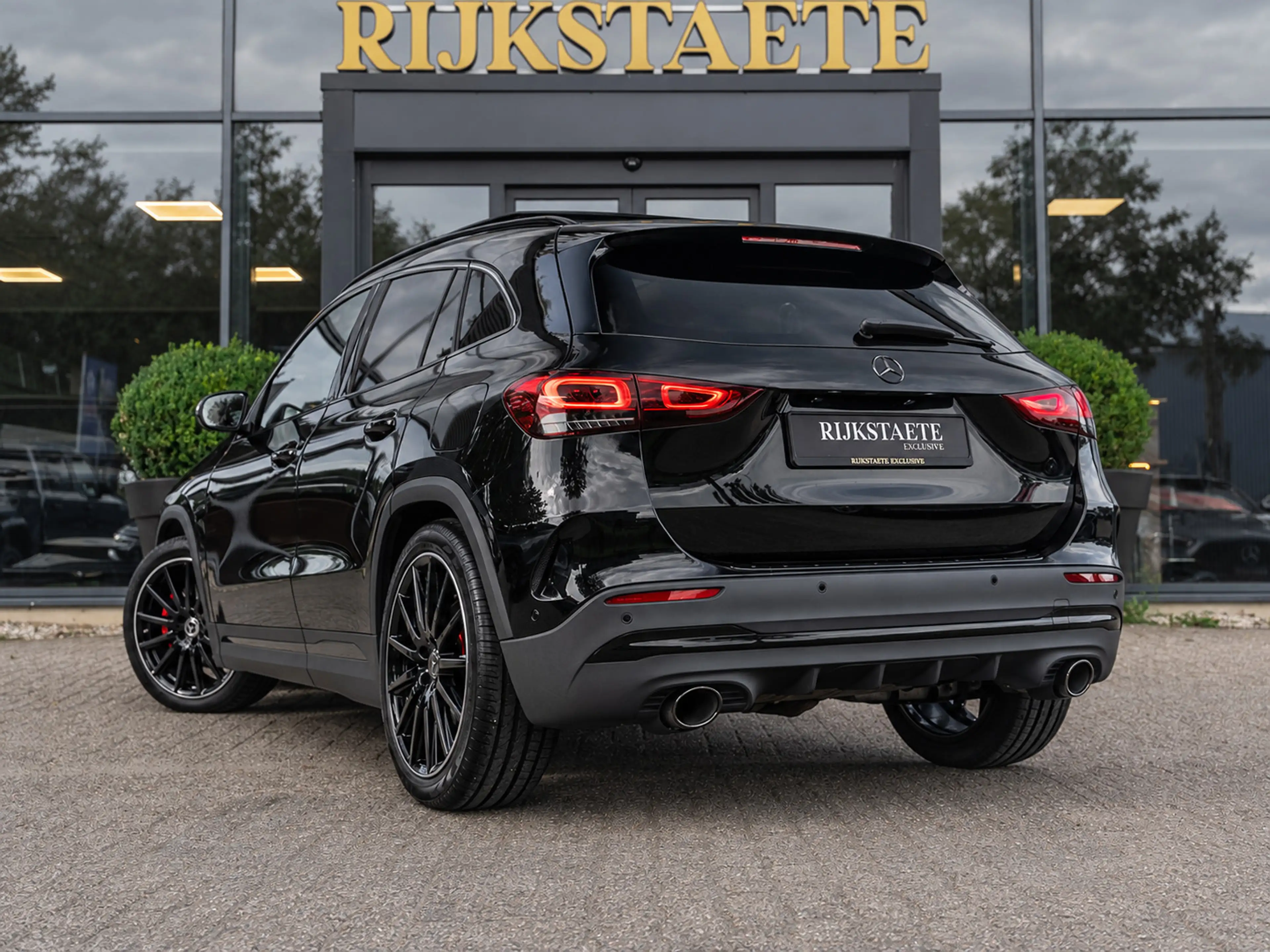 Mercedes-Benz GLA 250 4MATIC AMG Line|PANO|SFEER.|CAM|20'' — photo 9
