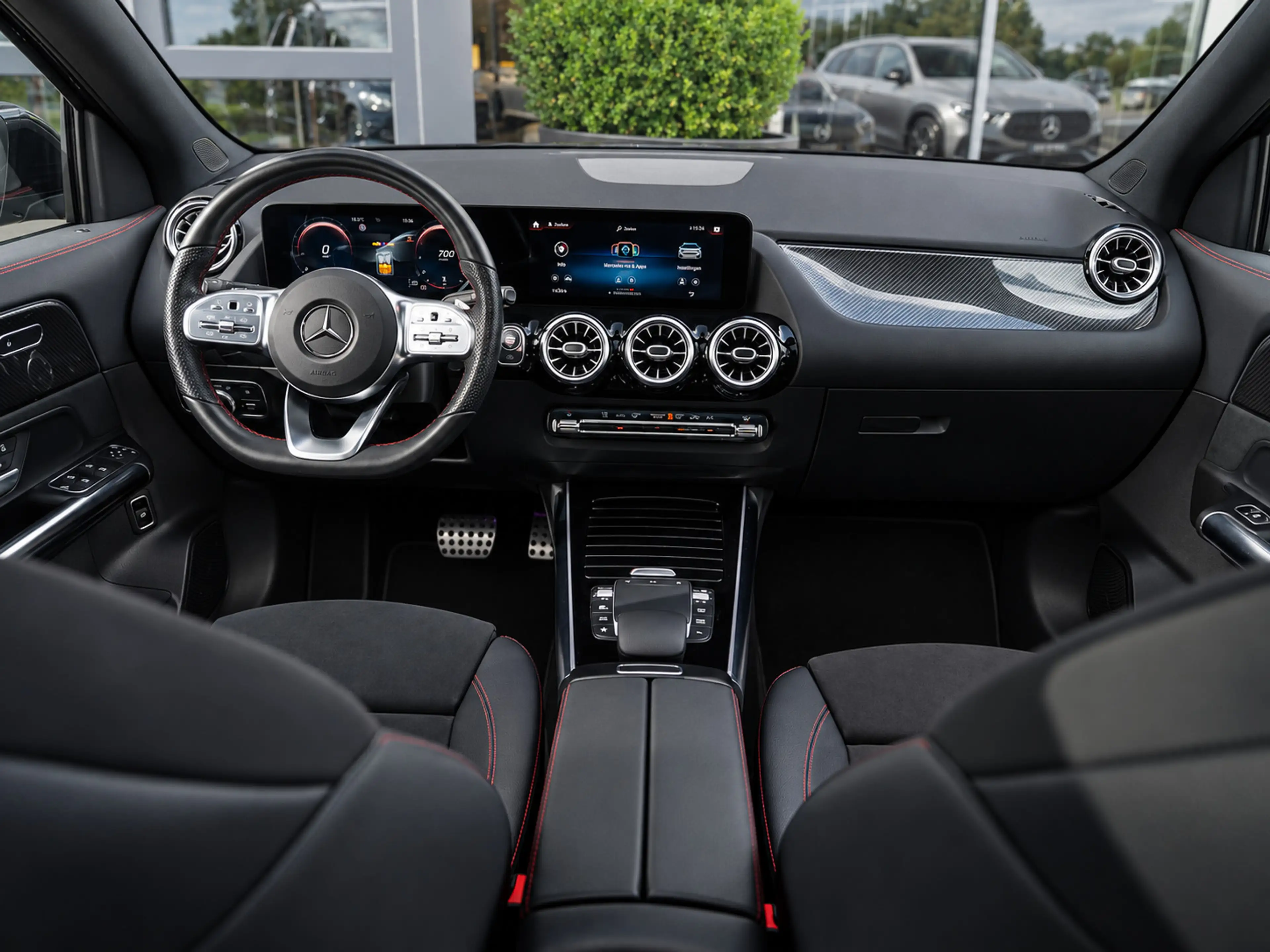 Mercedes-Benz GLA 250 4MATIC AMG Line|PANO|SFEER.|CAM|20'' — photo 10