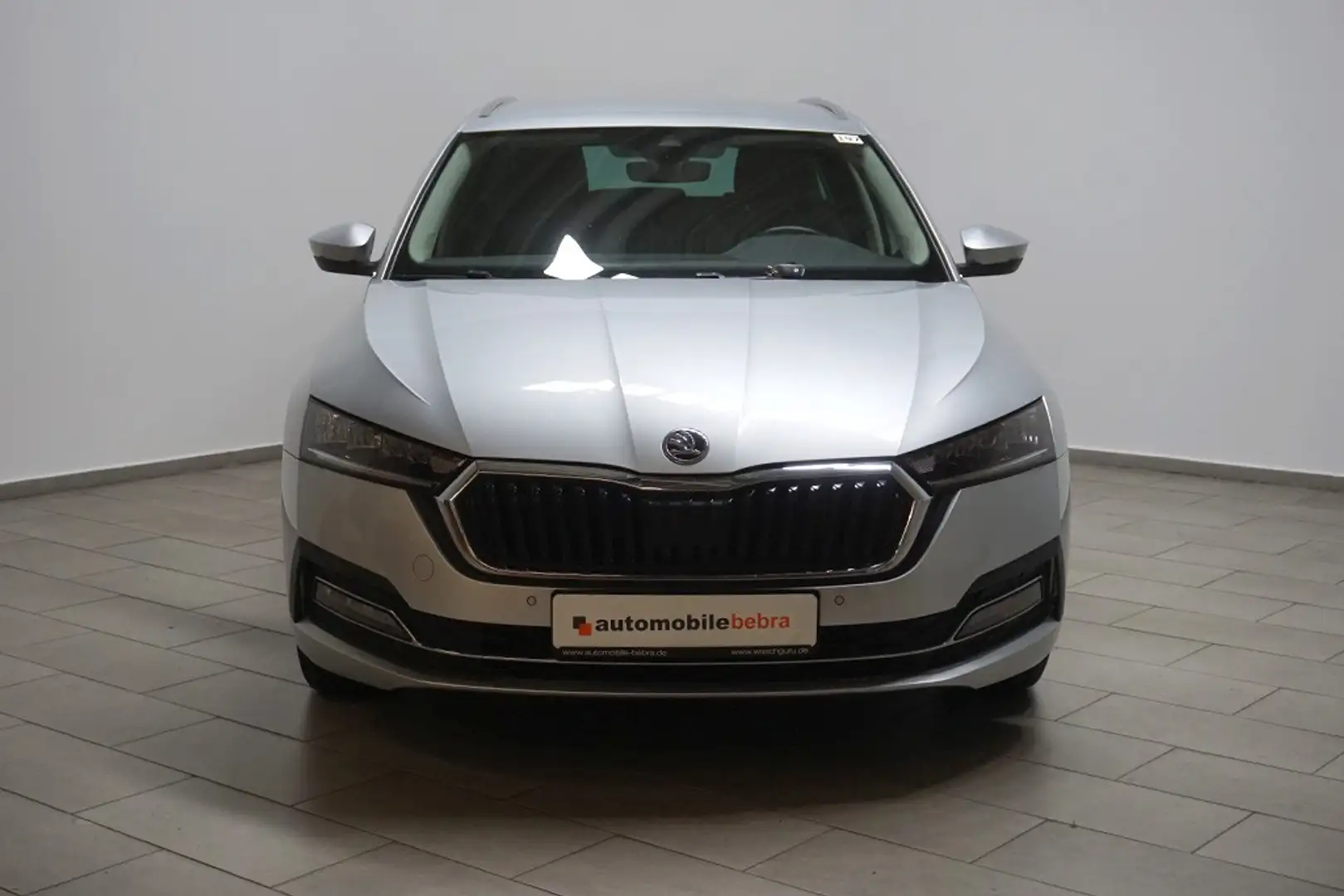Skoda Octavia 2.0TDI DSG Style Virtual AHK Silber - 2