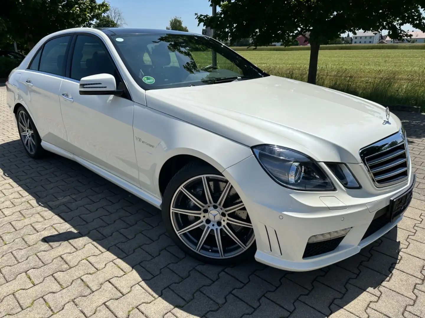 Mercedes-Benz E 63 AMG W212 Lim. Drivers Package, Neuwertig! Blanc - 1