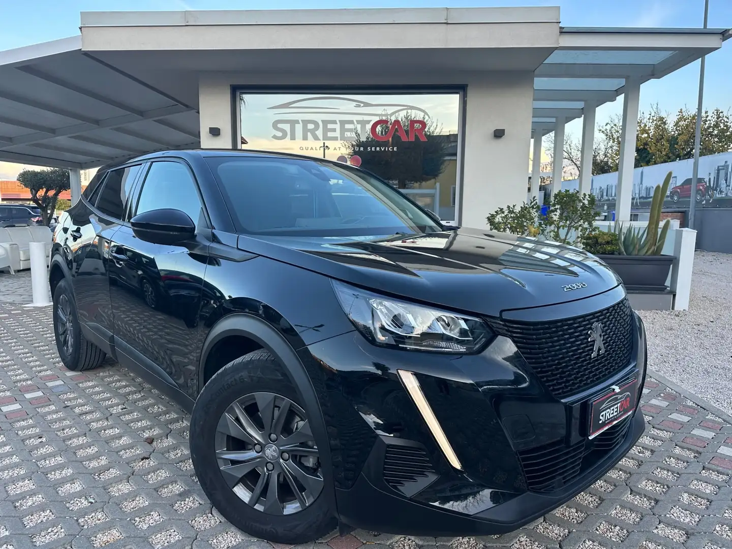 Peugeot 2008 2008 PureTech 100 S&S Active Nero - 1