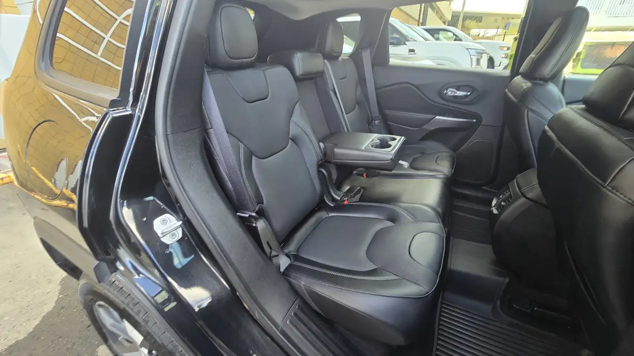 Jeep Cherokee снимка Jeep Cherokee