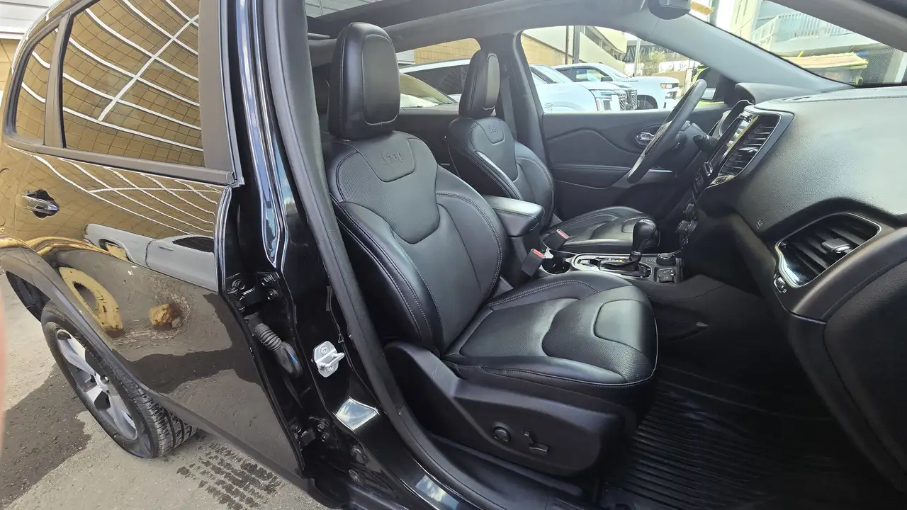 Jeep Cherokee снимка Jeep Cherokee