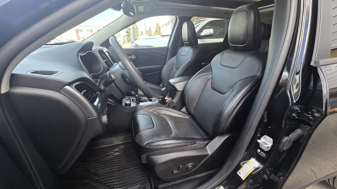 Jeep Cherokee снимка Jeep Cherokee
