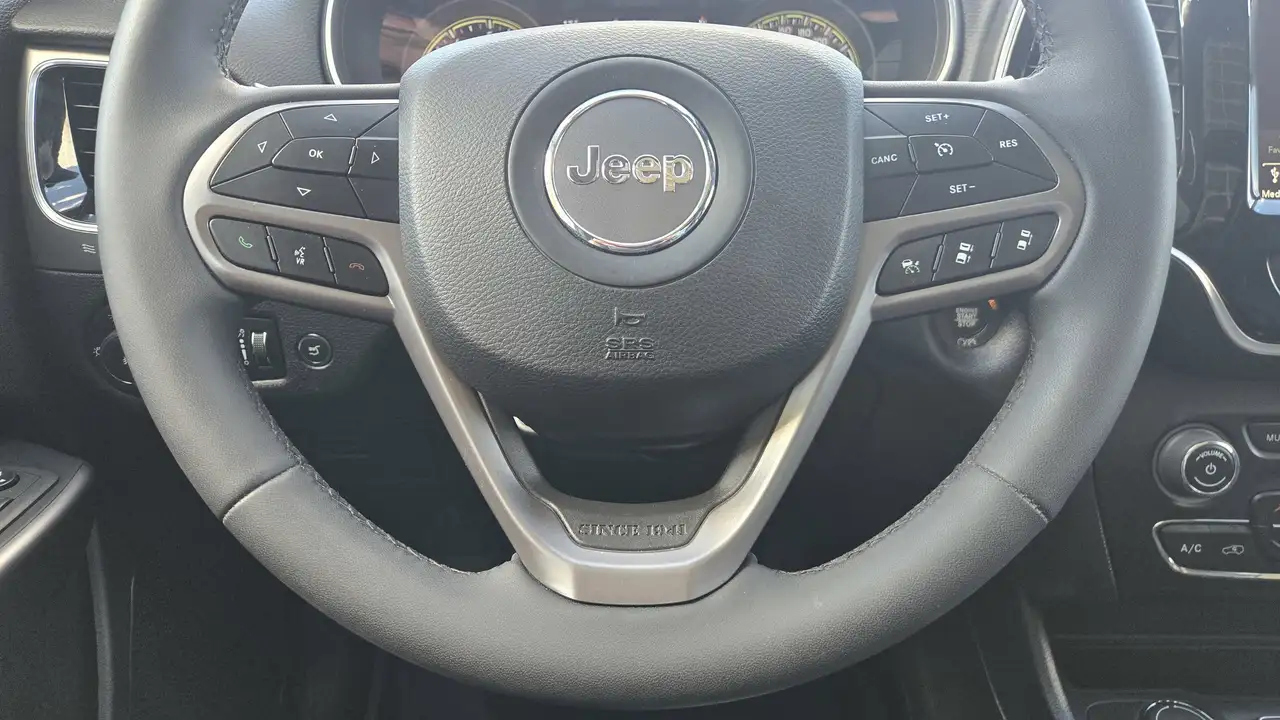 Jeep Cherokee снимка Jeep Cherokee