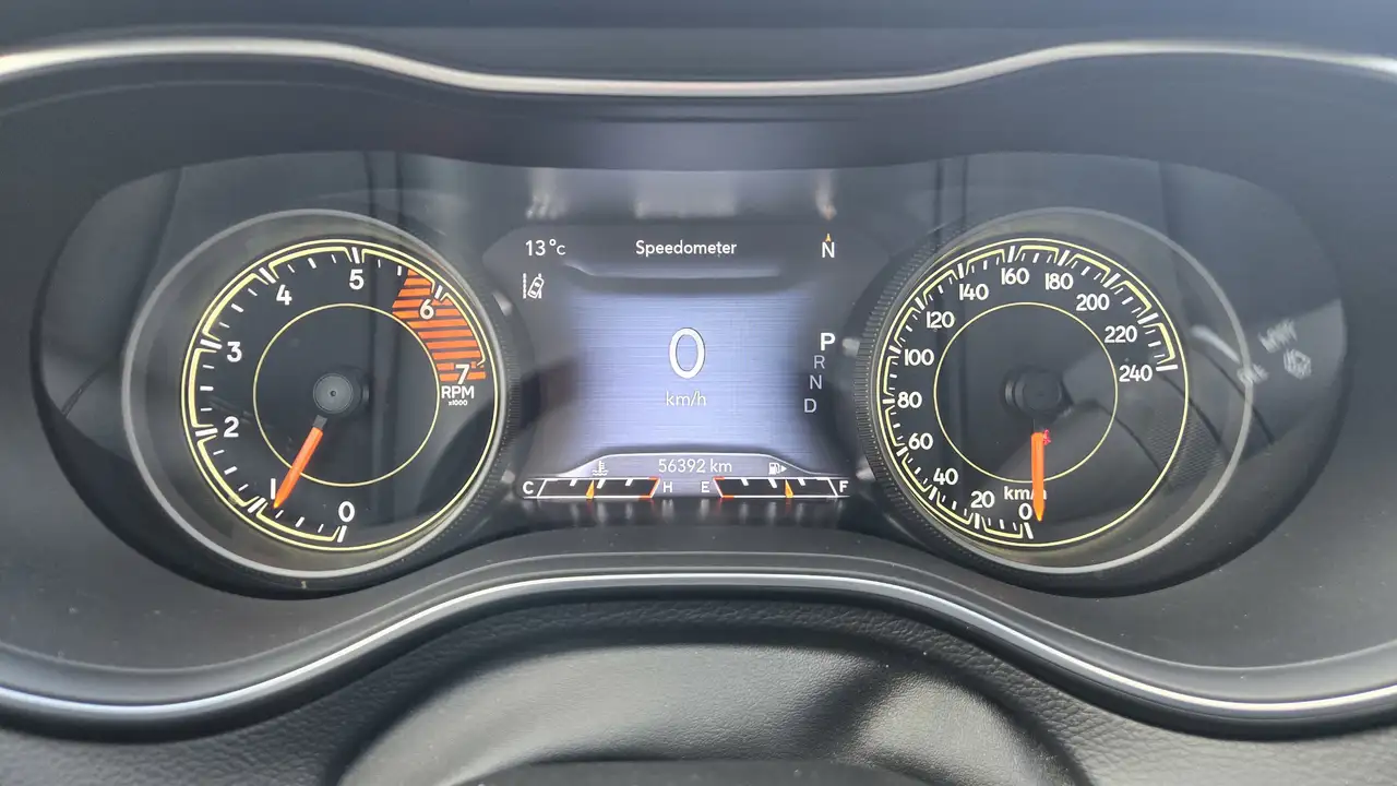 Jeep Cherokee снимка Jeep Cherokee
