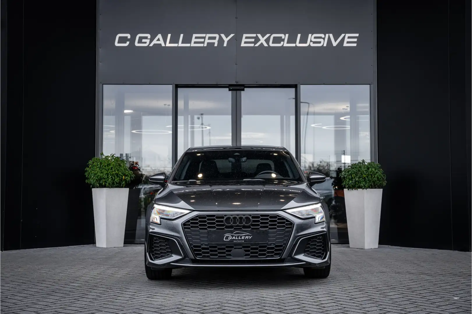 Audi A3 Limousine 35 TFSI edition one - S Line | Panorama Gris - 2