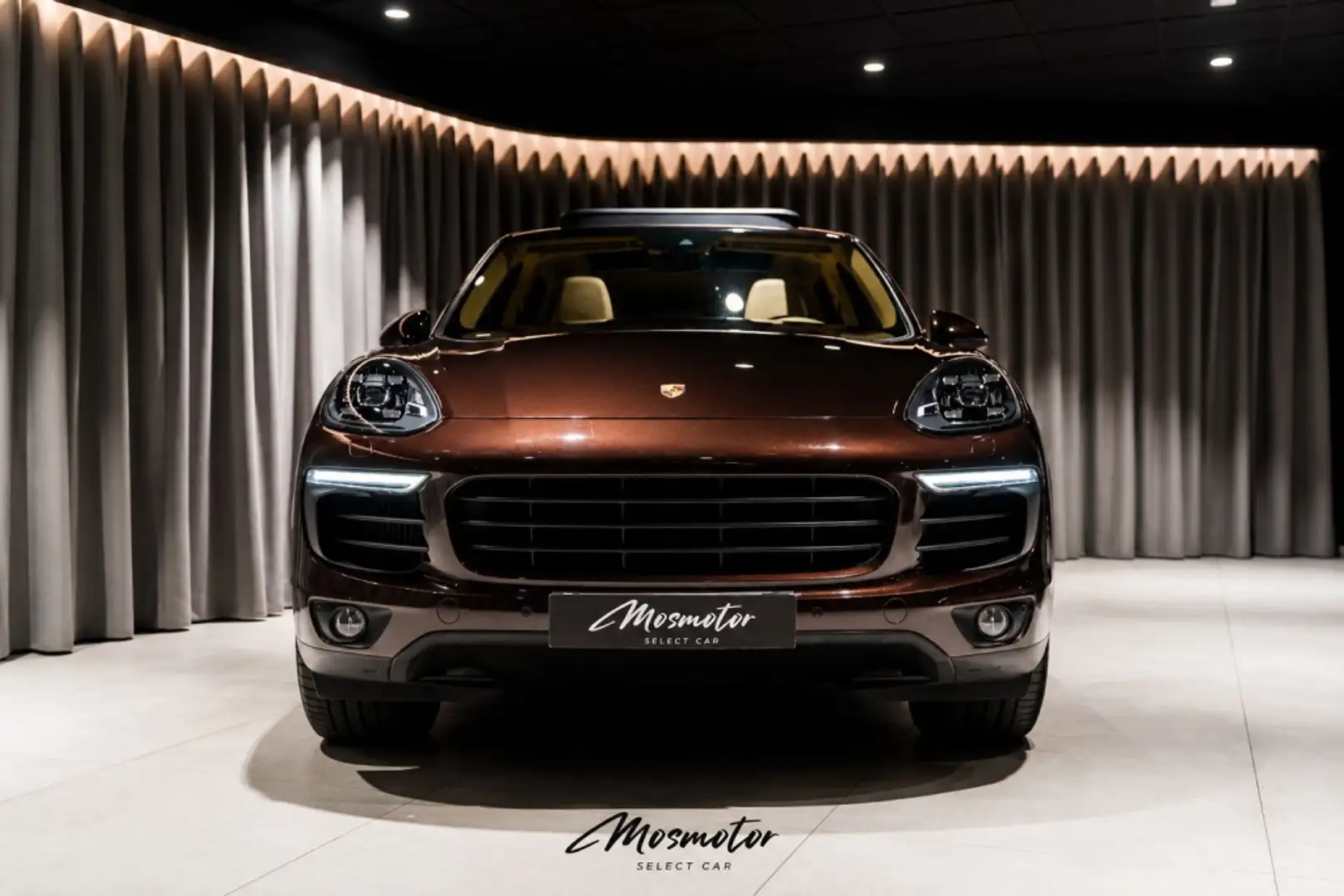 Porsche Cayenne Diesel Platinum Edition Aut. Burdeos - 2