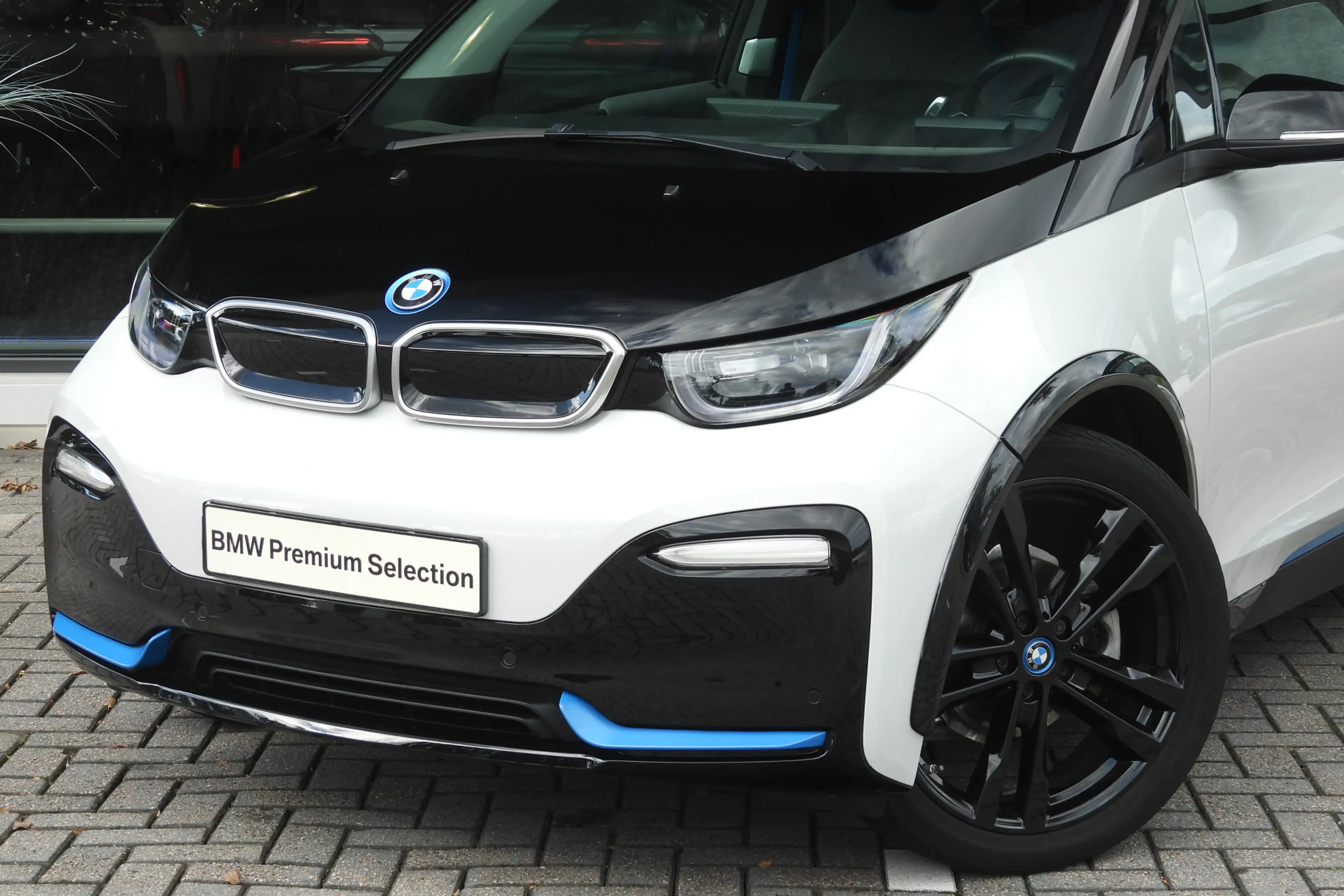BMW i3 S Executive / Achteruitrijcamera / Stoelverwarming — photo 2