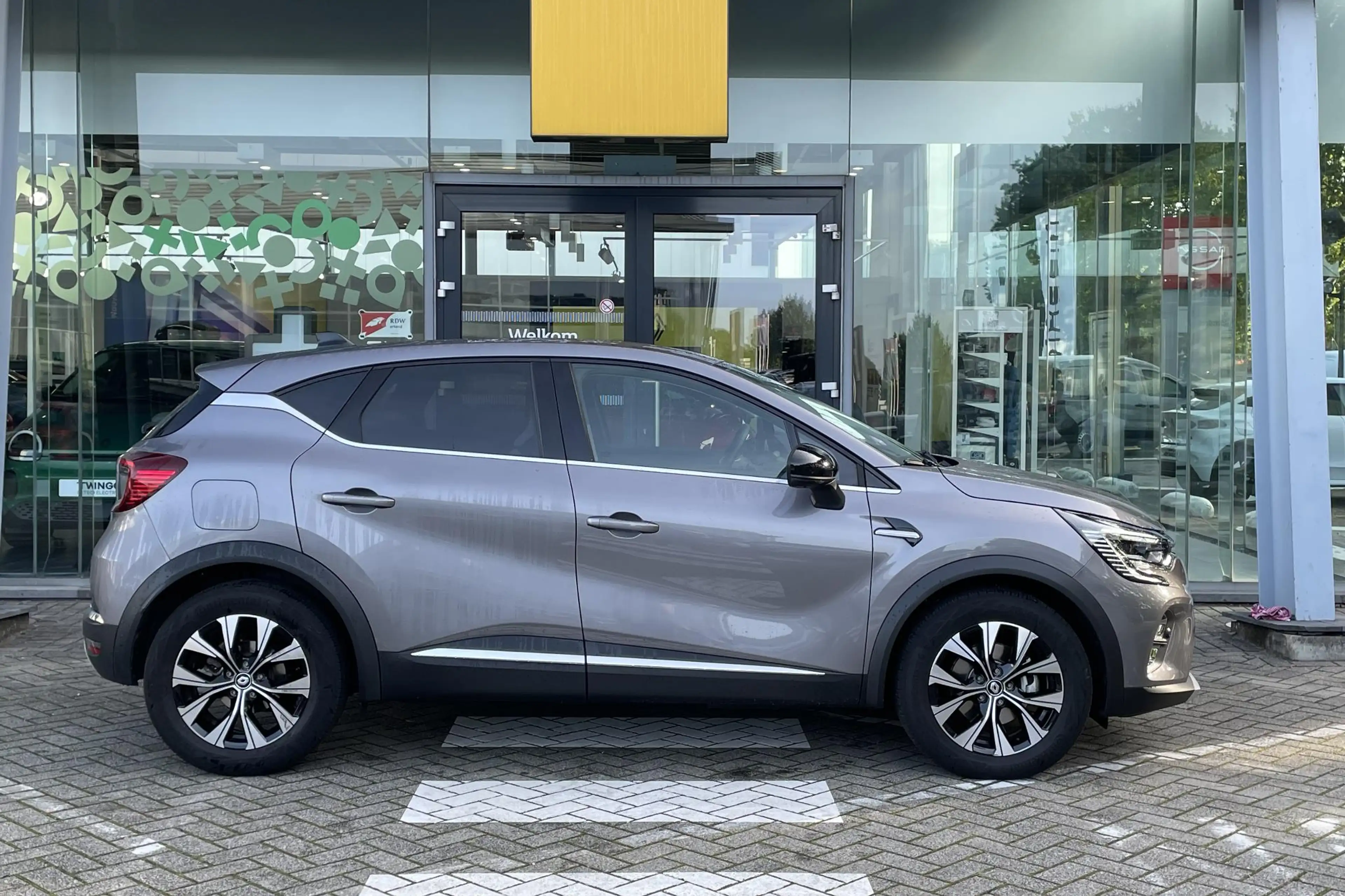 Renault Captur 1.6 E-Tech full hybrid 145 techno | 1e eig. | Nav — photo 3