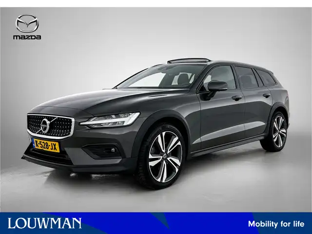 Volvo V60 Cross Country 2.0 B5 AWD Ultimate | Dealeronderhouden | Panorama