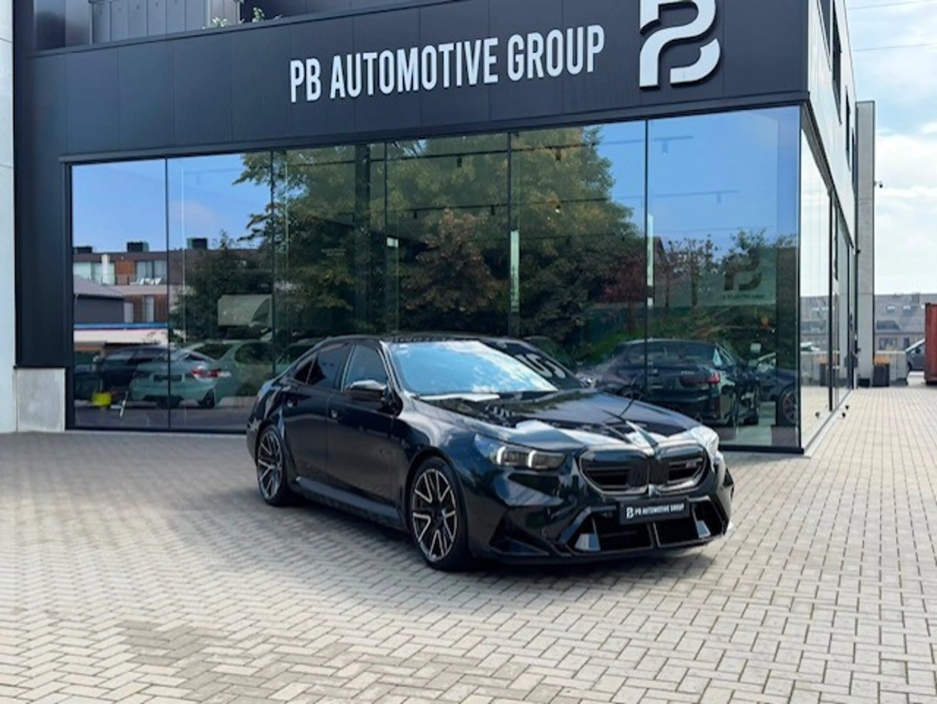 BMW M5 M5 PHEV 4.4 AS (535 kW)
