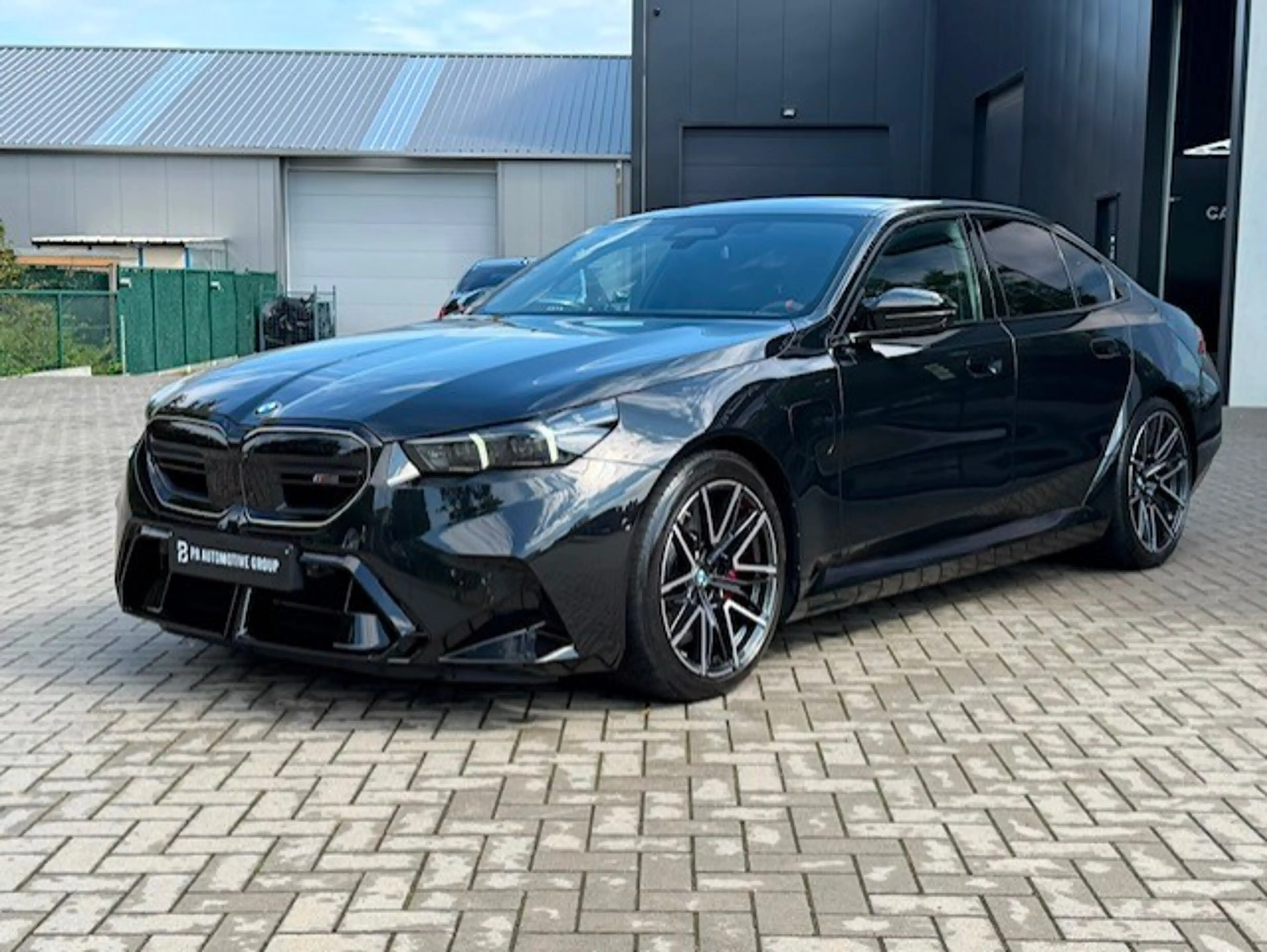 BMW M5 M5 PHEV 4.4 AS (535 kW) — photo 4