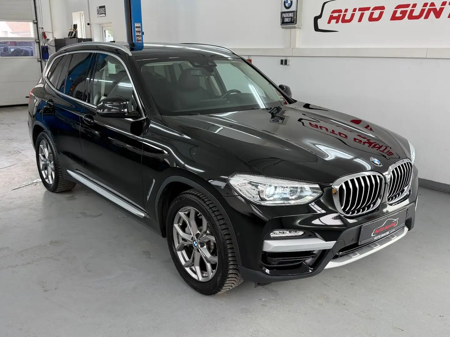 BMW X3 xDrive 30 d xLine*Pano*AHK*HUD* Schwarz - 2