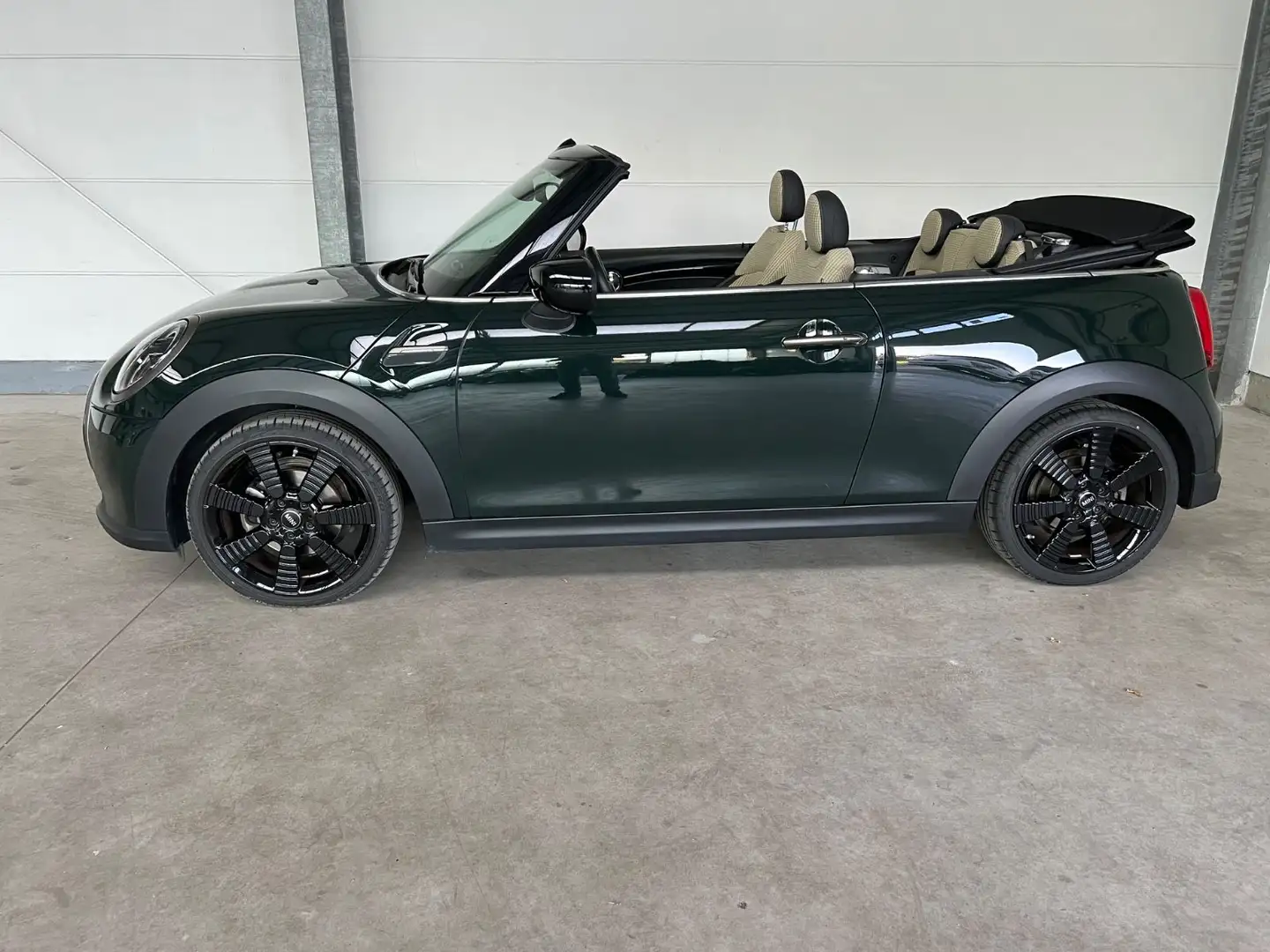 MINI Cooper Cabrio Resolute Ed. Steptronic + 1.Hand Grün - 2