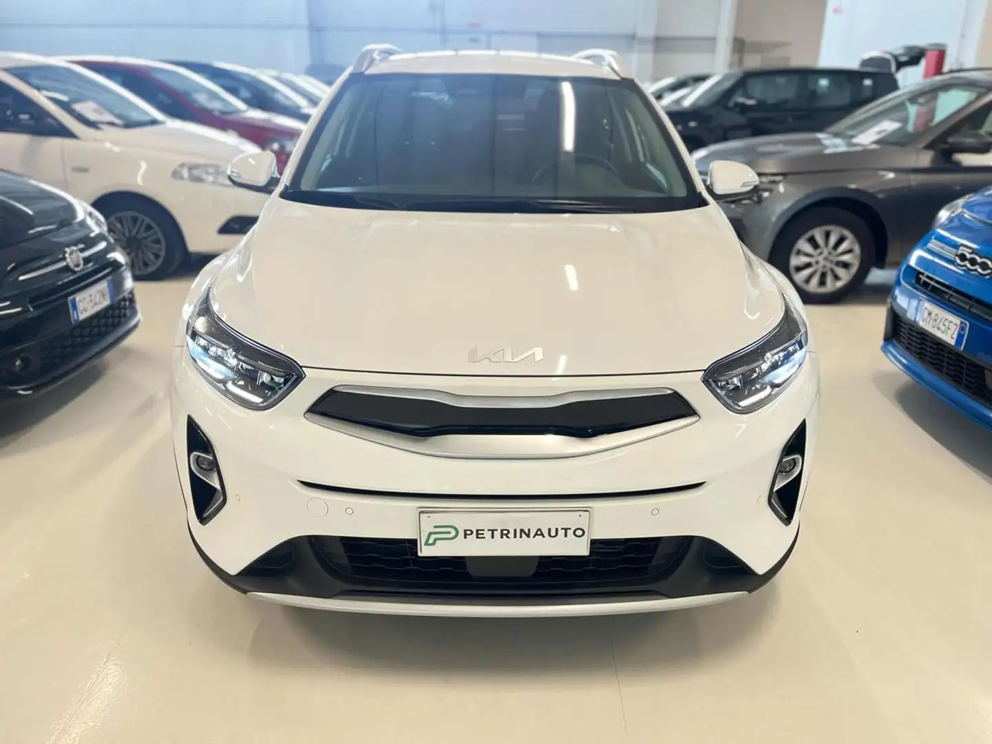 Kia Stonic 1.2 DPI Style Bílá - 2