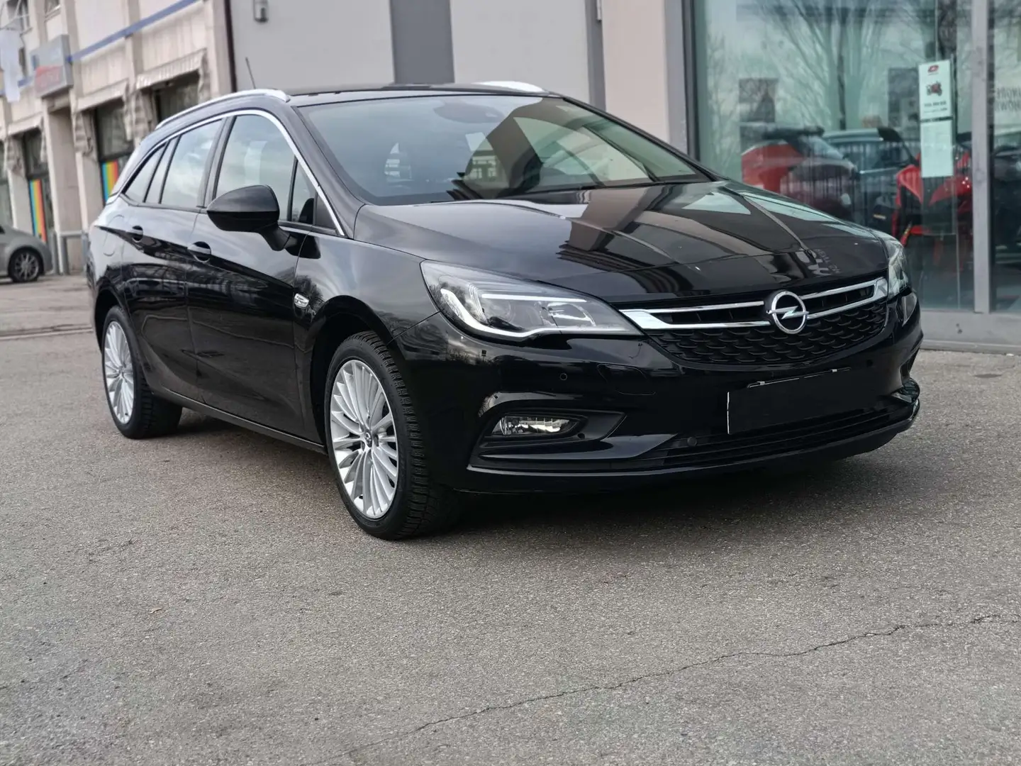 Opel Astra Astra 1.6 cdti Business  NEOPATENTATI Zwart - 1