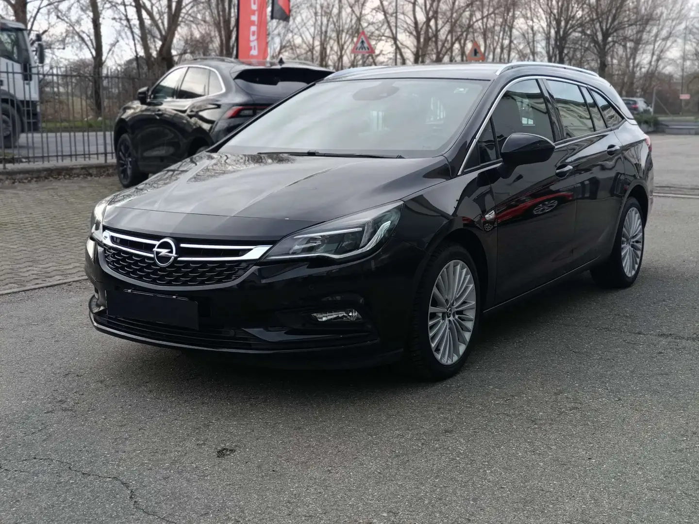 Opel Astra Astra 1.6 cdti Business  NEOPATENTATI Zwart - 2
