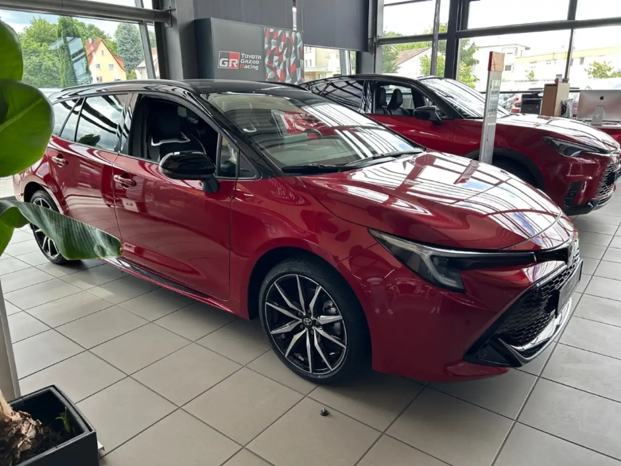 Toyota Corolla Hybrid 2,0L Touring Sports GR Sport 2