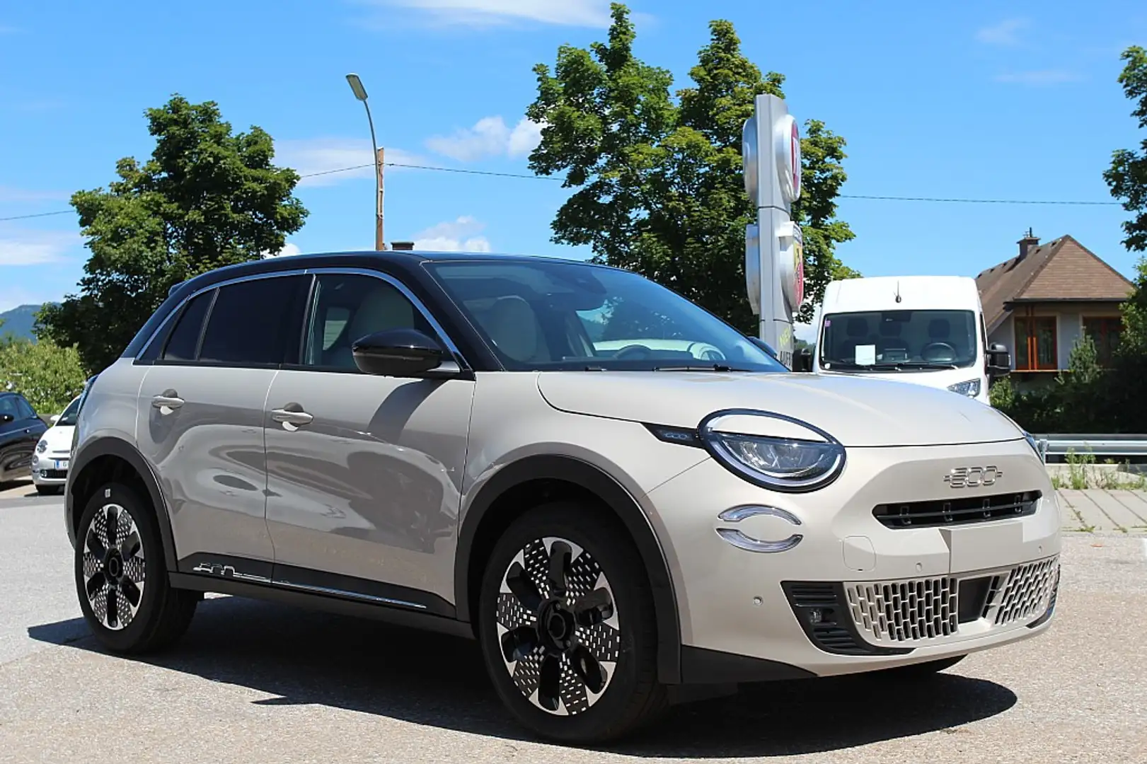 Fiat 600 Hybrid mHEV 110 6-Gang eDCT La Prima Braun - 2