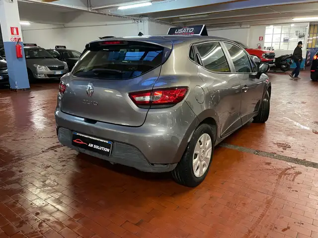 Renault Clio view 4