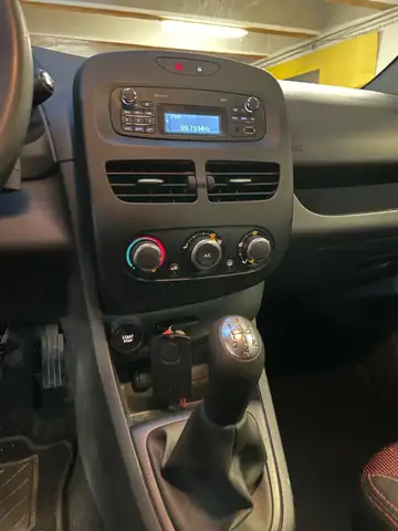 Renault Clio view 8