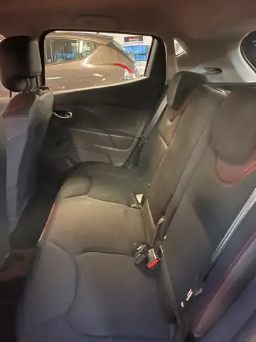 Renault Clio view 6