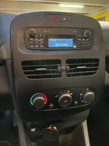 Renault Clio view 9