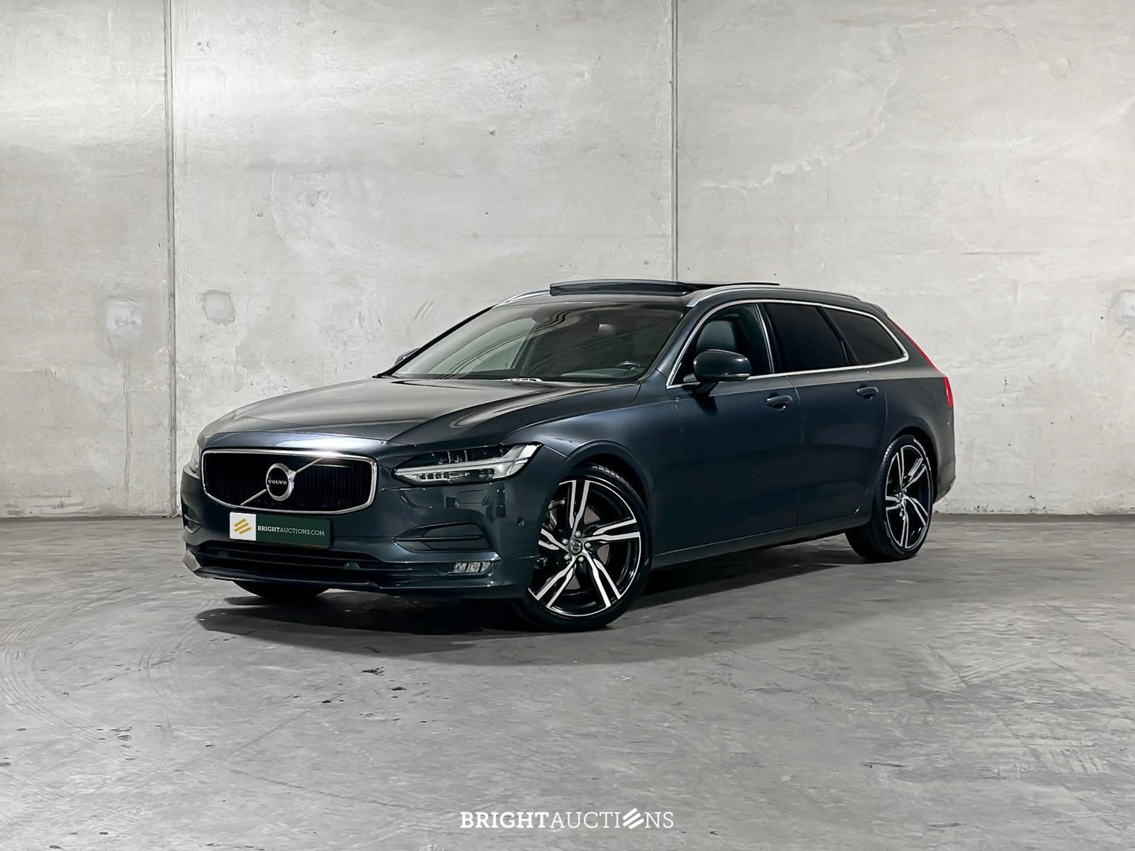 Volvo V90 2.0 T5 Momentum — photo 3