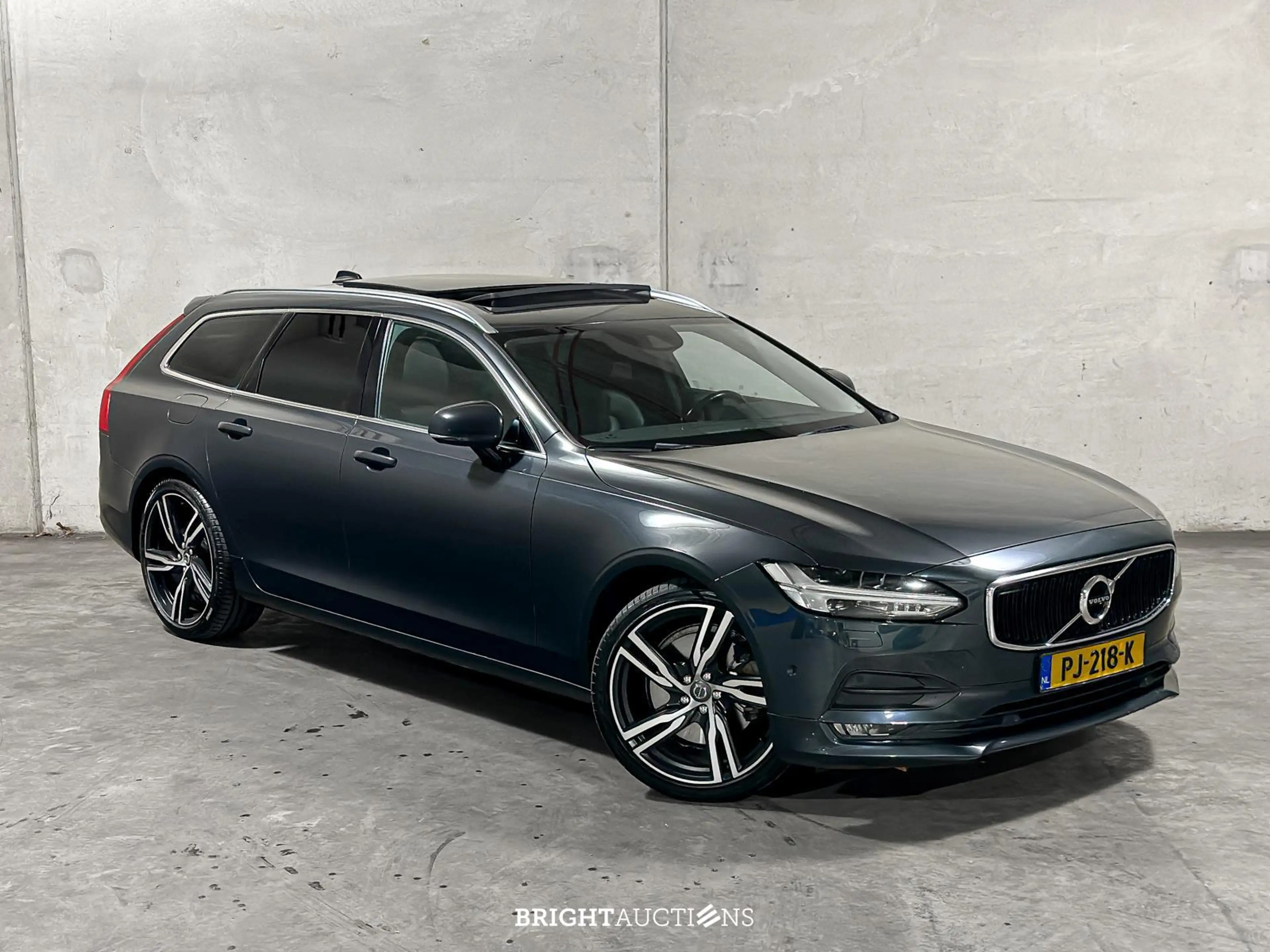 Volvo V90 2.0 T5 Momentum — photo 12